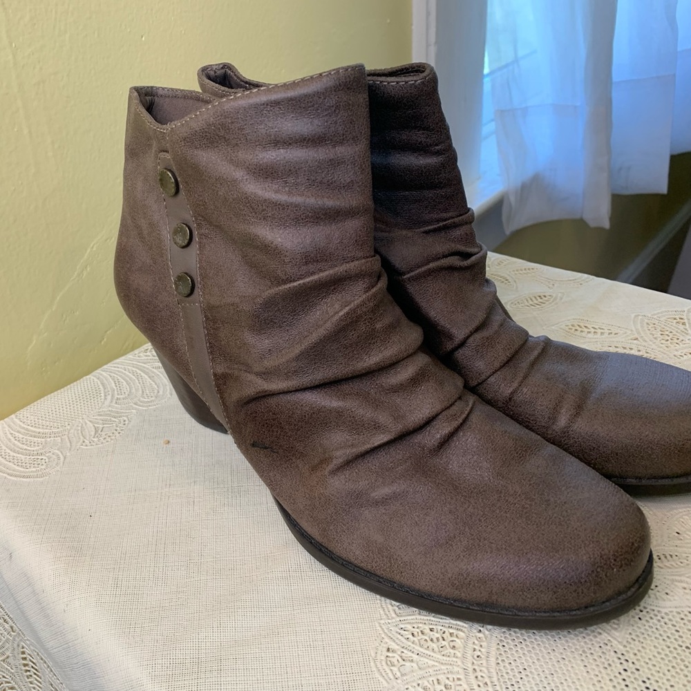 Baretraps leather booties